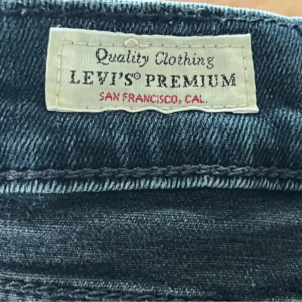 Vintage Levi’s 511 Slim Jeans Men’s Distressed Dark Blue Denim Big E